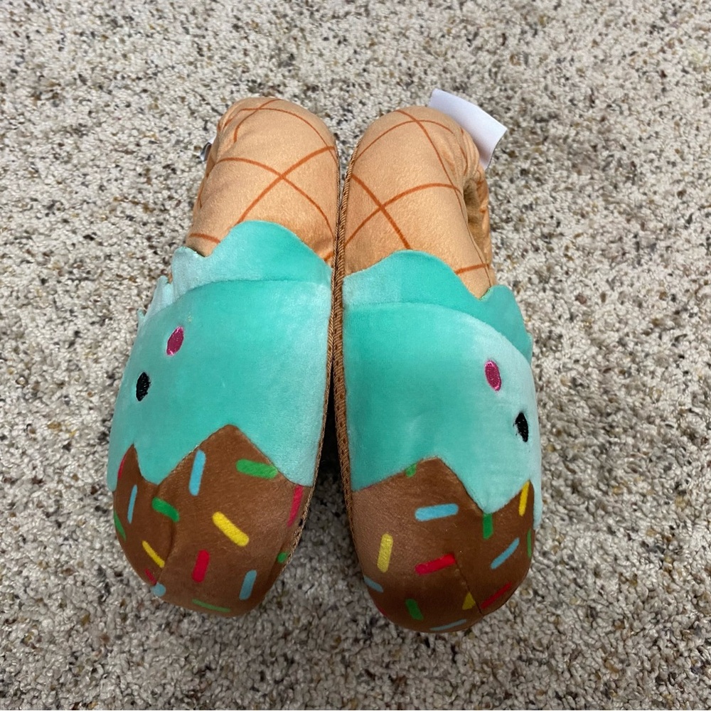 Squishmallows ice cream slippers 11-12 girls boys plush slip on - Picture 6 of 6